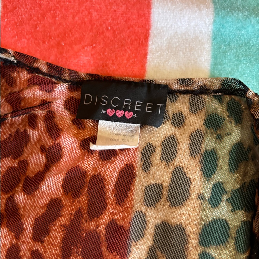 Discreet Leopard Print Kimono - Brown & Black - Picture 12 of 14